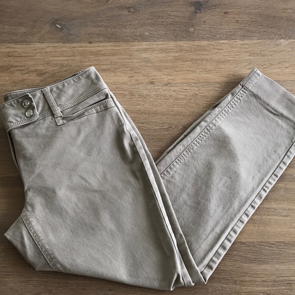 Khaki, Capris, Size 8